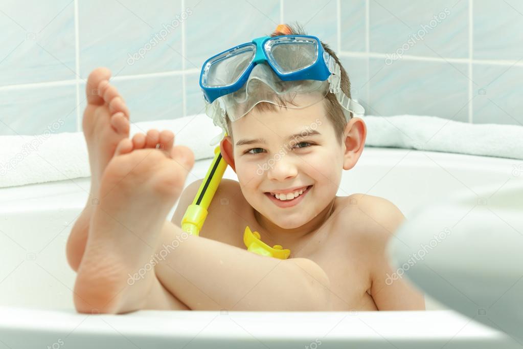 Children in bathtube