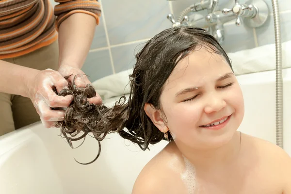 Bambini in vasca da bagno — Foto Stock