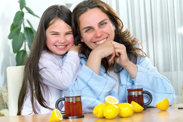 Mother and daughter with cold or flu — Stock Photo, Image
