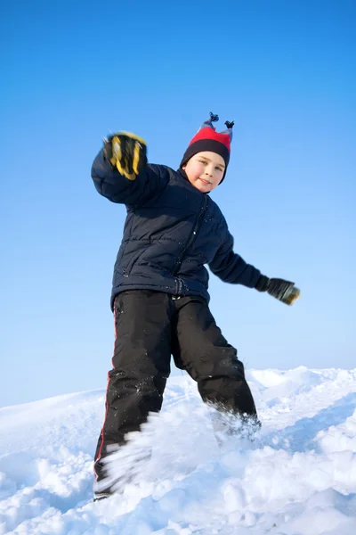 Glückliche Familie im Winter genießen — Stockfoto