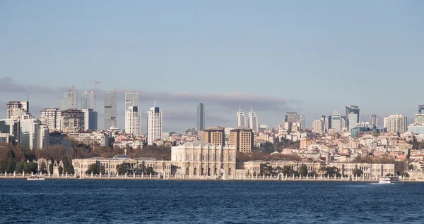 Dolmabahçe Sarayı ve Beşiktaş istanbul içi — Stok fotoğraf