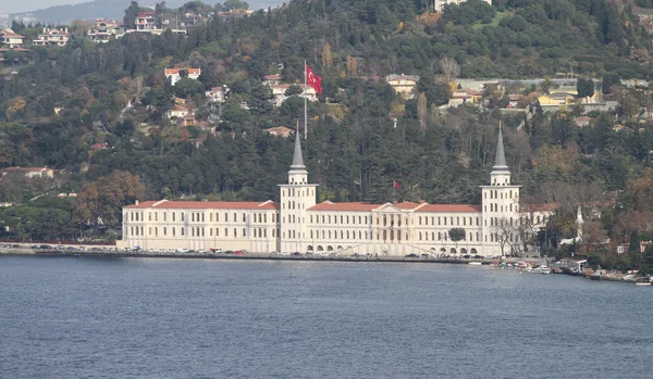 トルコのイスタンブール市にあるクルリ軍高校 — ストック写真