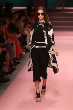 Adl Cengiz Abazoğlu Catwalk