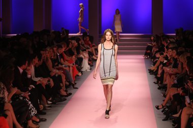 Adl Cengiz Abazoğlu Catwalk