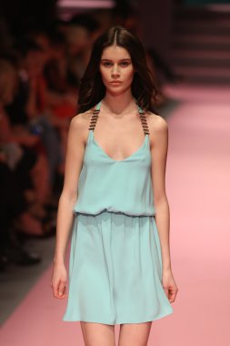 Adl Cengiz Abazoğlu Catwalk