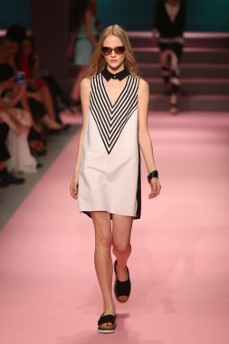 Adl Cengiz Abazoğlu Catwalk