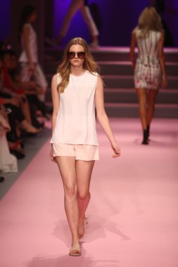 Adl Cengiz Abazoğlu Catwalk
