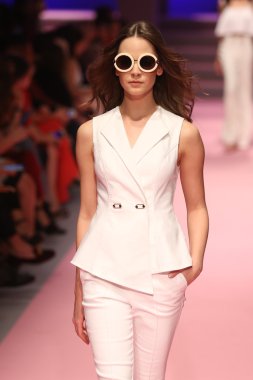 Adl Cengiz Abazoğlu Catwalk