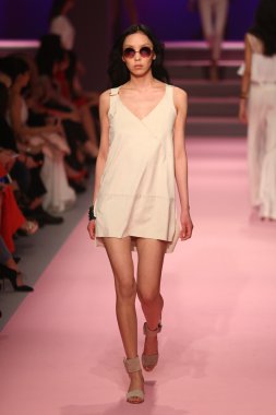 Adl Cengiz Abazoğlu Catwalk