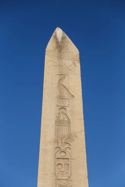 Obelisco de Teodosio en la ciudad de Estambul, Turquía — Foto de Stock