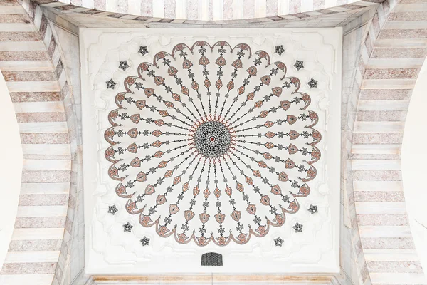 Decoration of Ceiling in Suleymaniye Mosque — Stock Photo, Image