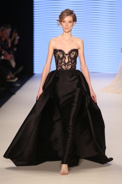 Raşit Bagzibagli Couture Catwalk Mercedes-Benz Moda Haftası içinde ben