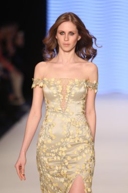 Raşit Bagzibagli Couture Catwalk Mercedes-Benz Moda Haftası içinde ben