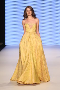 Raşit Bagzibagli Couture Catwalk Mercedes-Benz Moda Haftası içinde ben