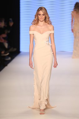 Raşit Bagzibagli Couture Catwalk Mercedes-Benz Moda Haftası içinde ben