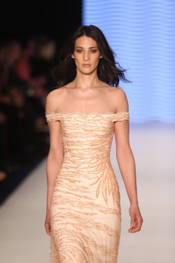 Raşit Bagzibagli Couture Catwalk Mercedes-Benz Moda Haftası içinde ben