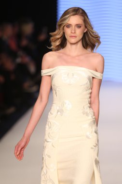 Raşit Bagzibagli Couture Catwalk Mercedes-Benz Moda Haftası içinde ben