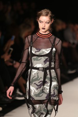 DB Berdan Catwalk Mercedes-Benz moda hafta Istanbul'da