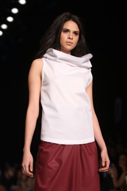 Çiğdem Akın Catwalk Mercedes-Benz moda hafta Istanbul'da