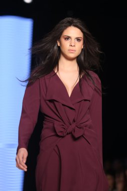 Çiğdem Akın Catwalk Mercedes-Benz moda hafta Istanbul'da