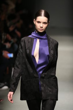 Sudi Etuz Catwalk Mercedes-Benz moda hafta Istanbul'da