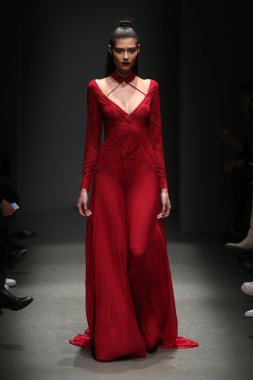 Meltem Özbek Catwalk Mercedes-Benz moda hafta Istanbul'da