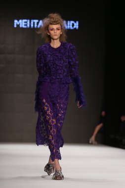 Mehtap Elaidi Catwalk Mercedes-Benz moda hafta Istanbul'da