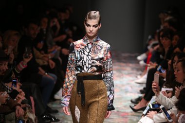 Mercedes-Benz moda hafta Istanbul'da Bashaques Catwalk