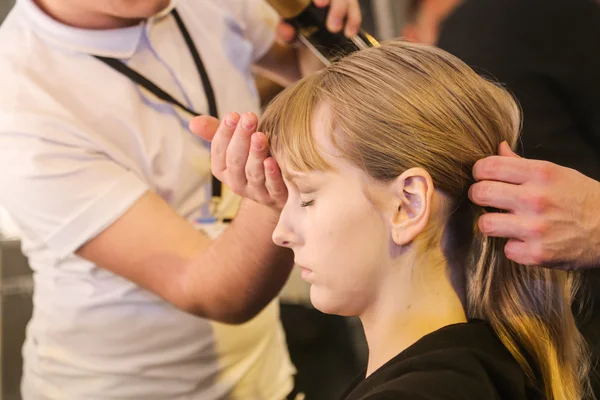 Tuba Ergin Laufsteg im Mercedes-Benz Fashion Woche Istanbul — Stockfoto