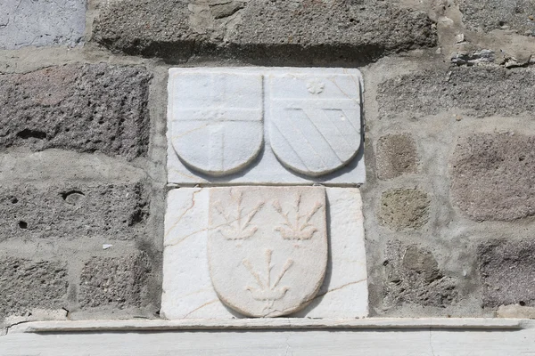 Símbolos de caballero en el castillo de Bodrum — Foto de Stock