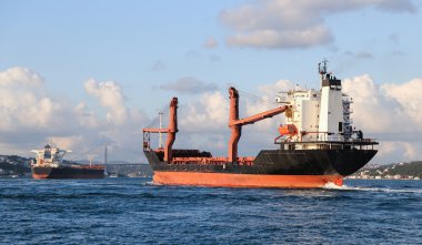 kargo gemisi denizde