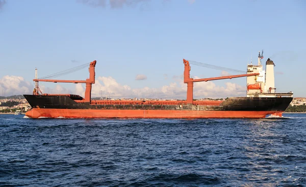 Kargo gemisi denizde — Stok fotoğraf