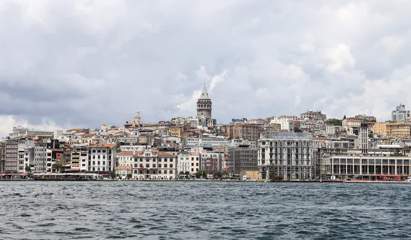 Torre Karakoy e Galata na cidade de Istambul — Fotografia de Stock