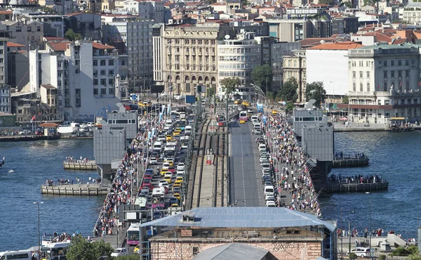 Ponte di Galata e distretto di Karakoy nella città di Istanbul — Foto Stock