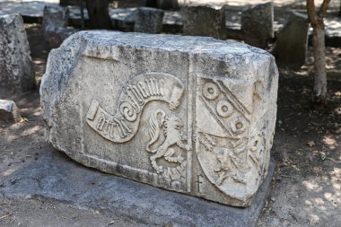Bodrum Kalesi içindeki şövalye simgeler