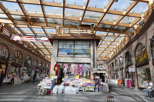 Havlucular Bazaar a Kapalicarsi nella città di Bursa, Turchia — Foto Stock