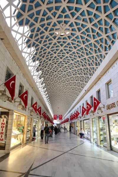 Uzun Carci Bazar w mieście Bursa, Turcja — Zdjęcie stockowe