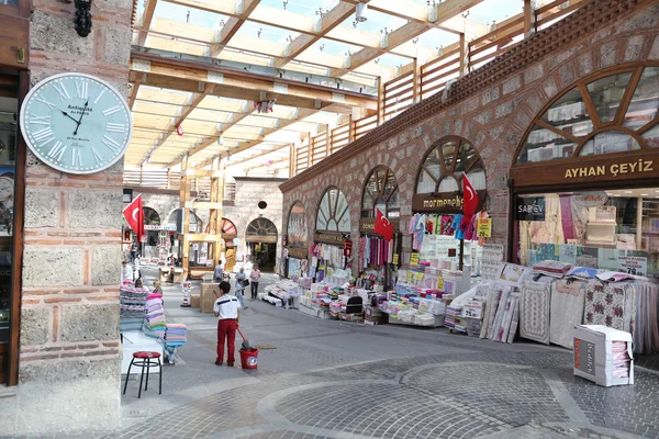 Havlucular Bazaar à Kapalicarsi dans la ville de Bursa, Turquie — Photo