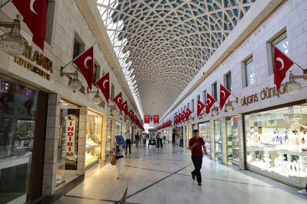 Uzun Carci Bazaar in Bursa City, Turkey — Stock Photo, Image