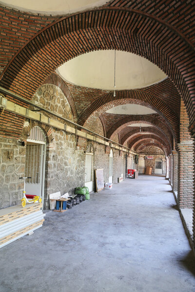 Эски Ипек Хан в городе Бурса, Турция
