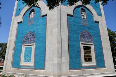 Yeşil Bursa şehir mezarlığında