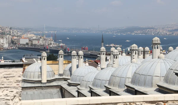 Gyllene hornet och Bosporen i Istanbul — Stockfoto