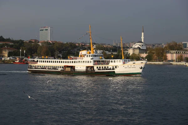 Istanbul Turquia Outubro 2020 Sehir Hatlari Ferry Estreito Bósforo Sehir — Fotografia de Stock