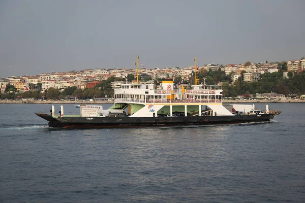 Istanbul Turquia Outubro 2020 Ferry Istambul Deniz Otobusleri Estreito Bósforo — Fotografia de Stock