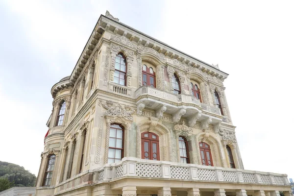 Παλάτι Κουκούκσου Στην Μπεϊκόζ Πόλη Της Κωνσταντινούπολης Τουρκία — Φωτογραφία Αρχείου