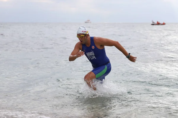 Istanbul Turquia Outubro 2020 Atleta Indefinido Competindo Componente Natação Aquatlo — Fotografia de Stock