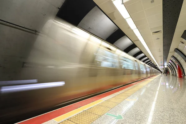 Motin Blured Metro Moving Station — Stock Photo, Image