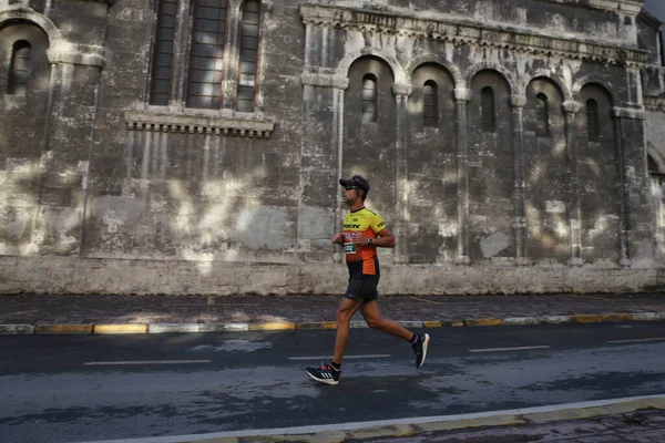 Istanbul Turquía Noviembre 2020 Atleta Indefinido Corriendo Maratón Estambul Que — Foto de Stock