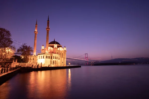 Mesquita Ortakoy Buyuk Mecidiye Istambul Turquia — Fotografia de Stock