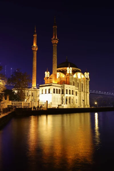Mesquita Ortakoy Buyuk Mecidiye Istambul Turquia — Fotografia de Stock